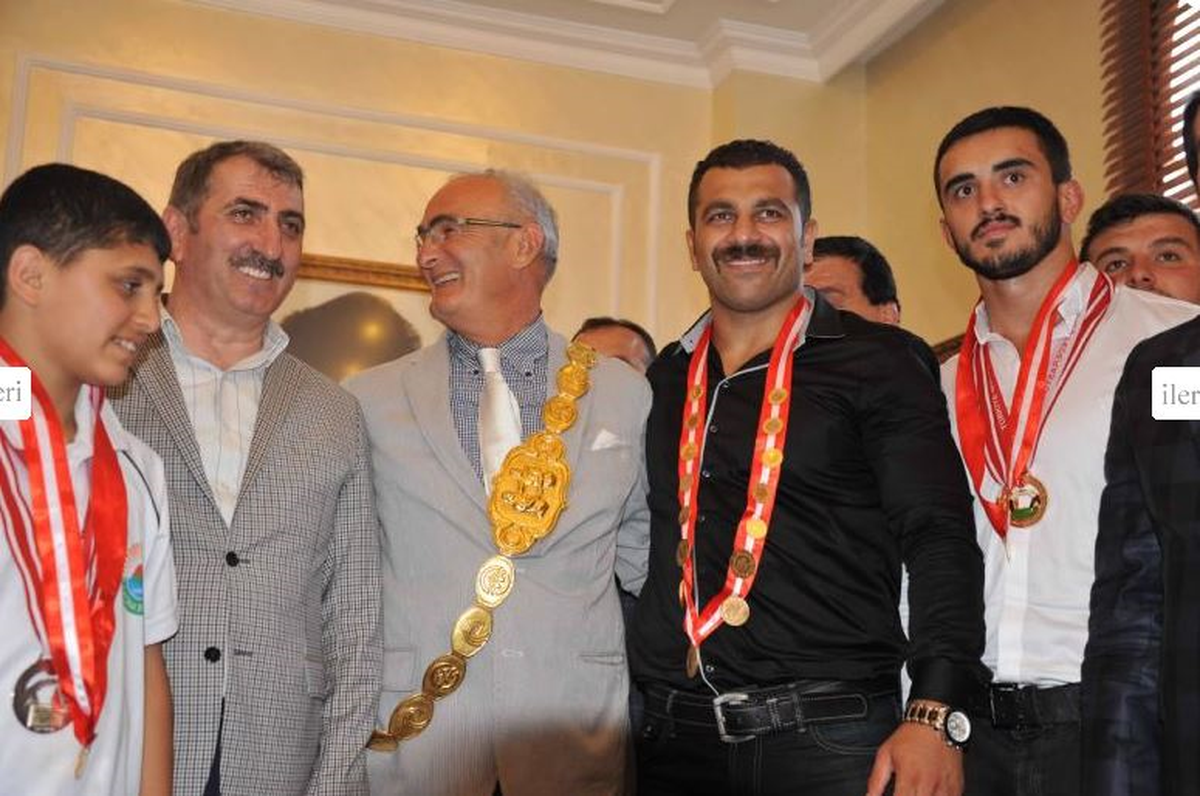 Kırkpınar Başpehlivanına Memleketinde Hediye Yağdı