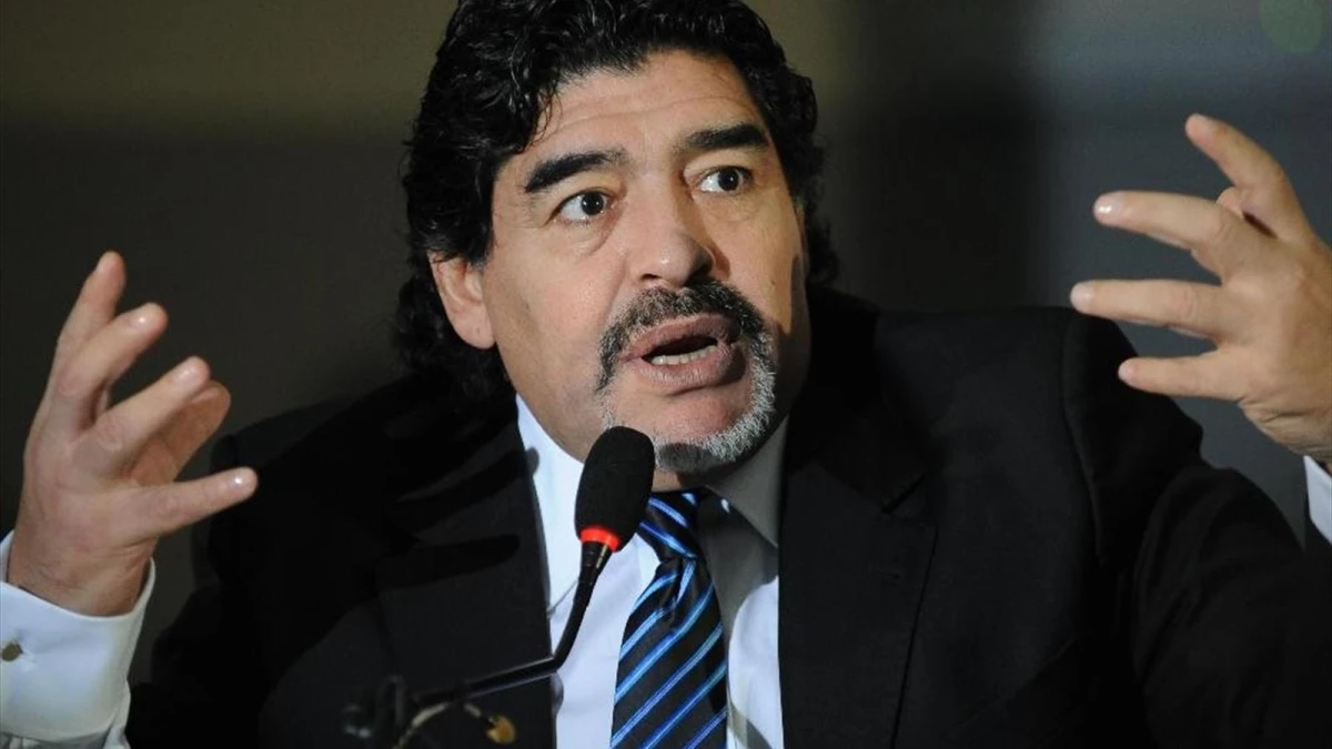 Maradona\'dan Luis Suarez\'e Destek Geldi