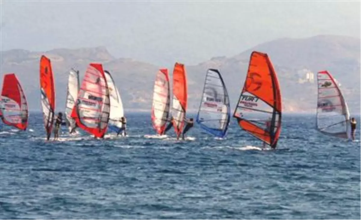 Pegasus Windsurf Ligi 1\'inci Ayağı Başladı