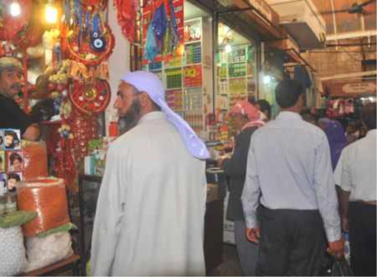 Şanlıurfa\'daki Tarihi Çarşıda Ramazan Bereketi"
