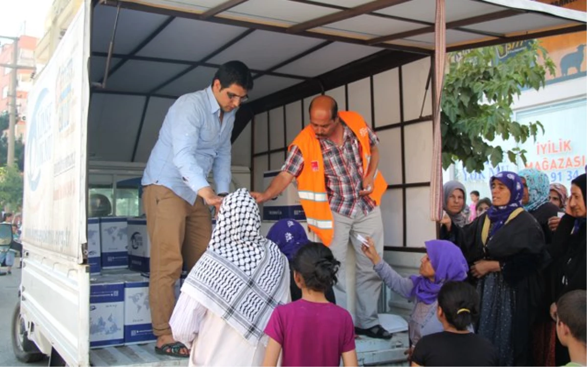 Suriyelilere Gıda Yardımı Yapıldı