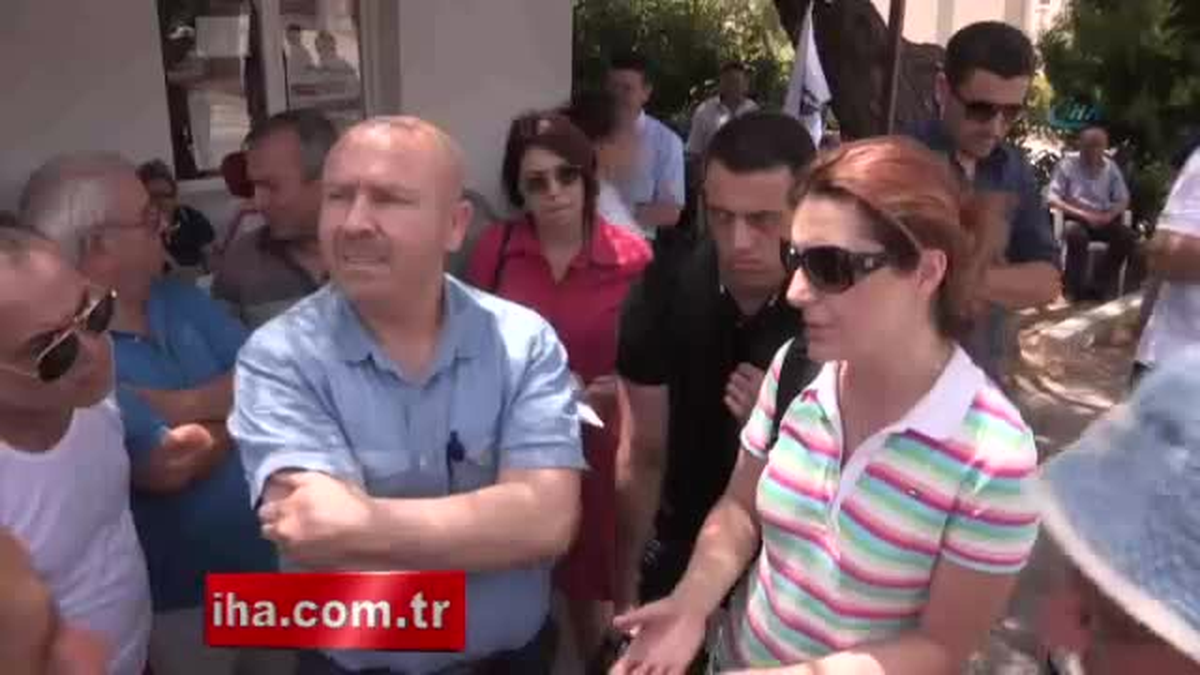 Urla\'da Köylülerden Santral Tepkisi