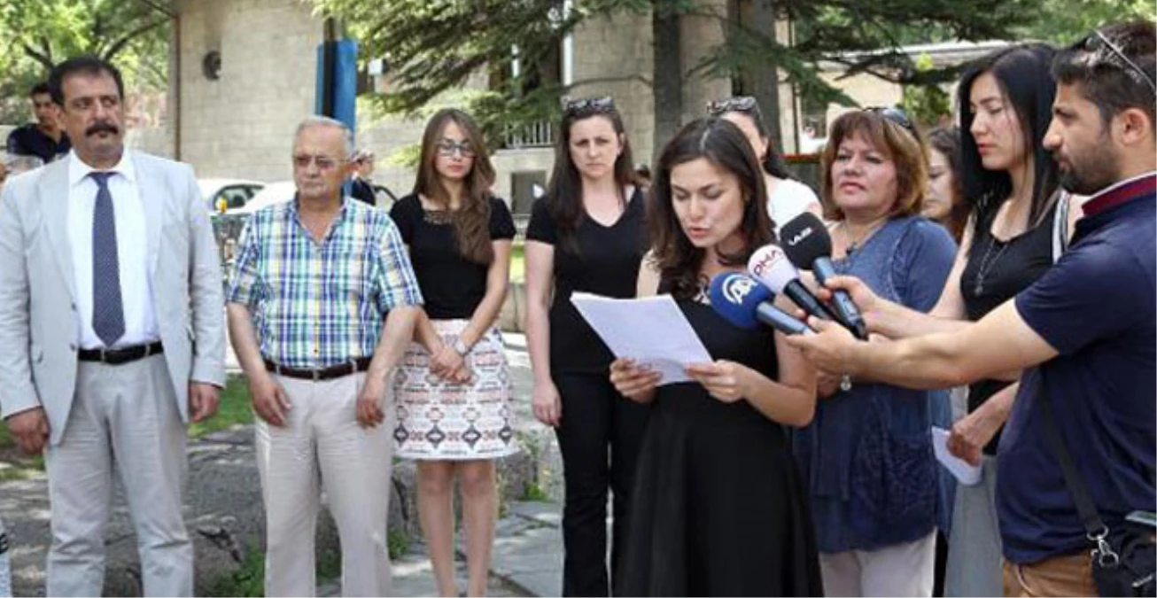Bayram Oteli Enkazında Yakınlarını Kaybedenler Meclis Önünde