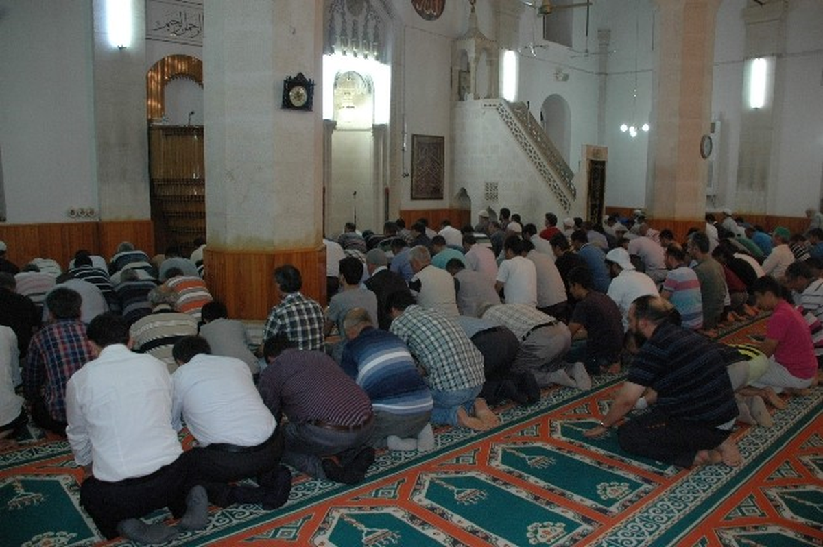 Adıyaman\'da, İlk Teravih Namazında Camiler Doldu Taştı