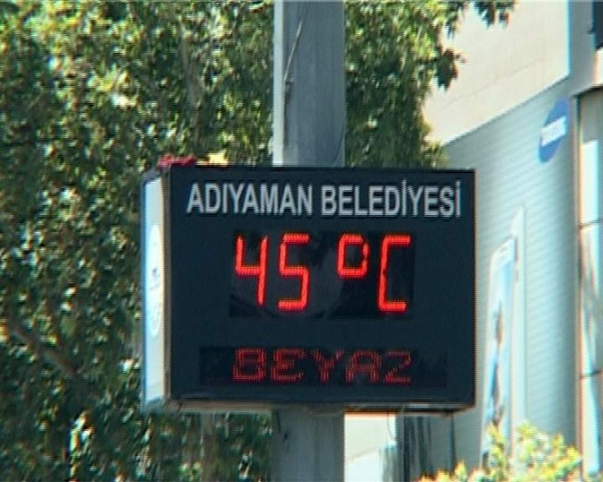 Adıyaman Ramazan\'ın İlk Günü 45 Dereceyi Gördü