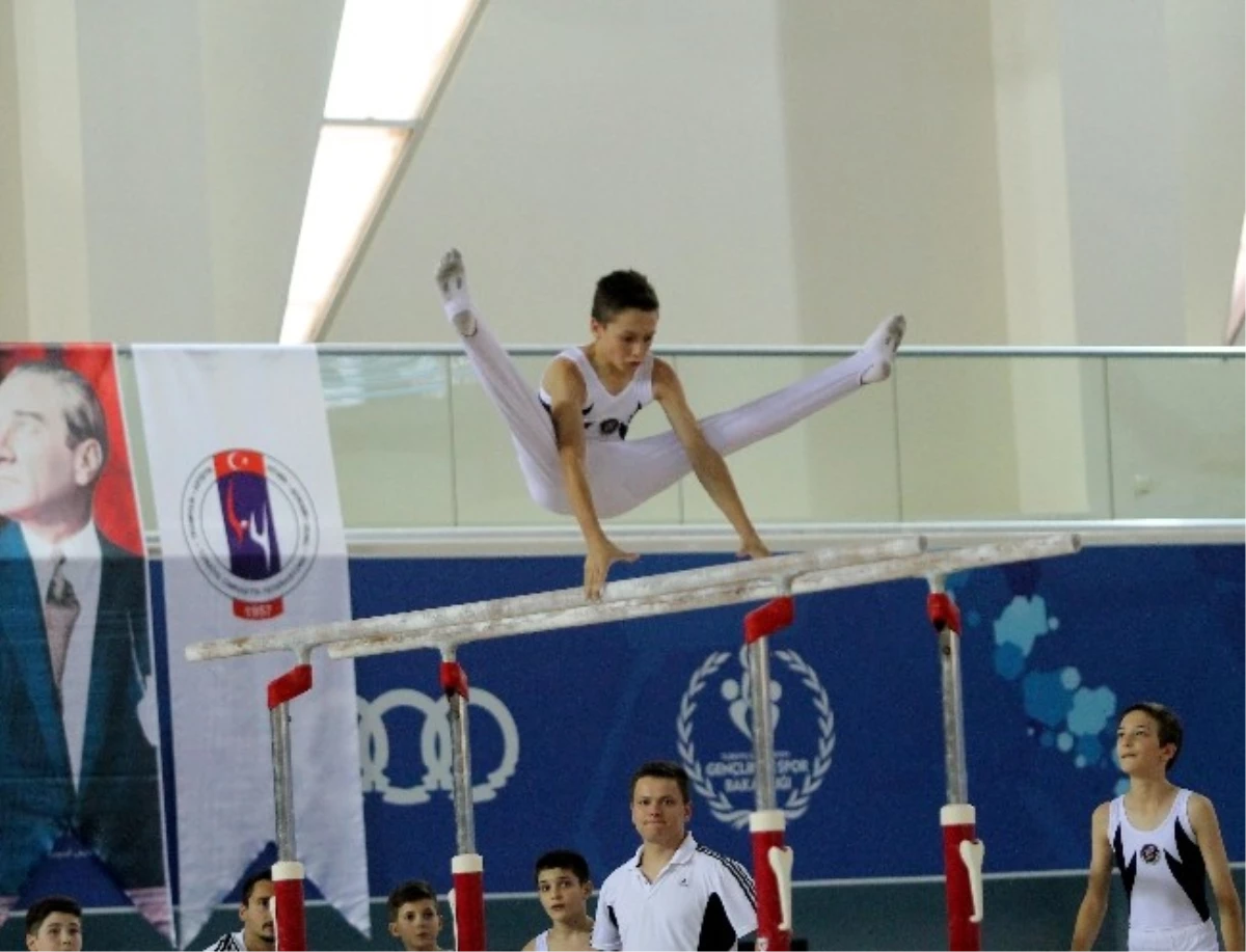 Artistik Cimnastik Türkiye Şampiyonası Başladı