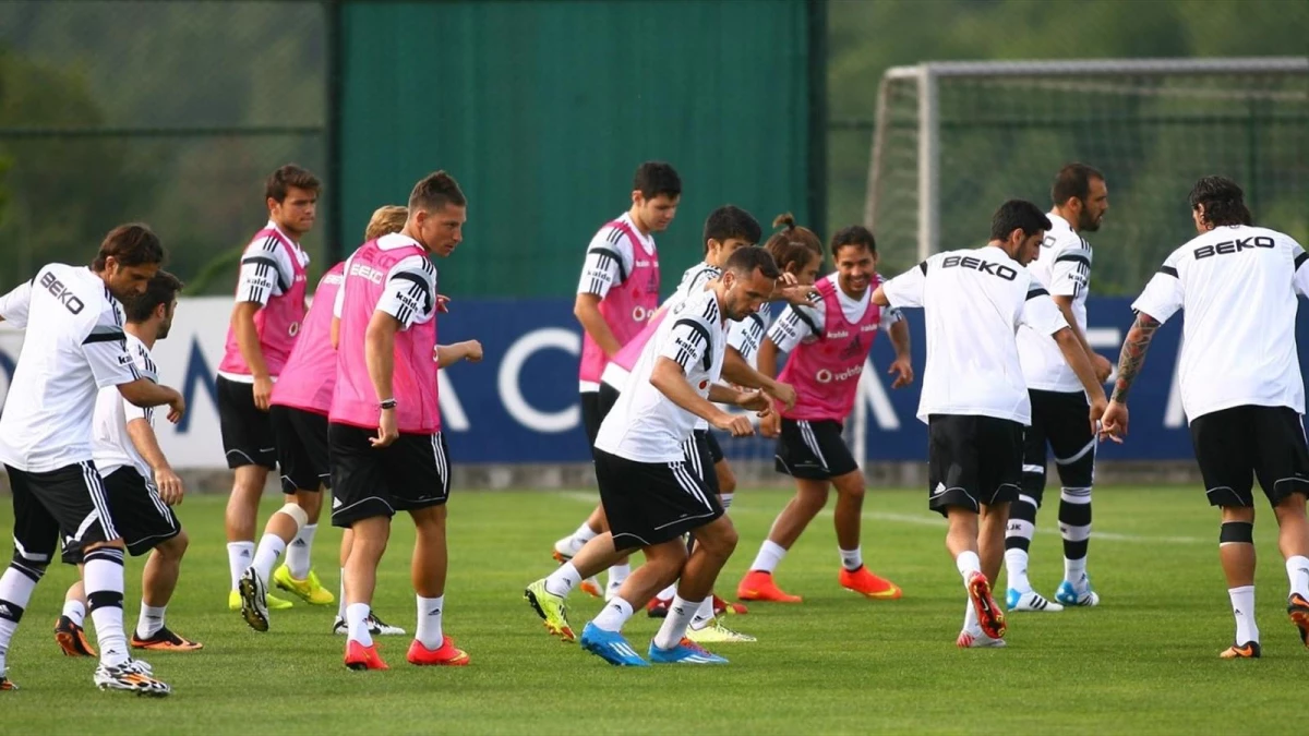 Beşiktaş\'ın Kamp Yolculuğu Yarın 26 Futbolcu ile Başlıyor