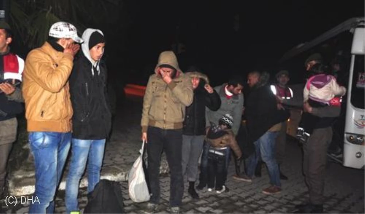 Muğla\'da Suriyeli 32 Kaçak Tekne Beklerken Yakalandı