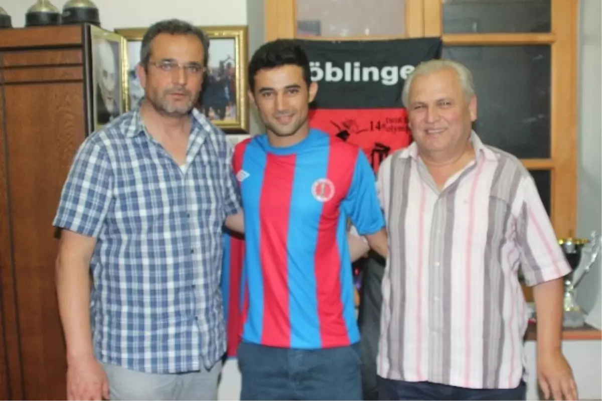 Bergama Belediyespor İlk İmzaları Attırdı