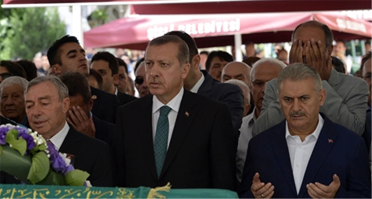 Erdoğan-Sarıgül Cenazede Yan Yana Gelmedi