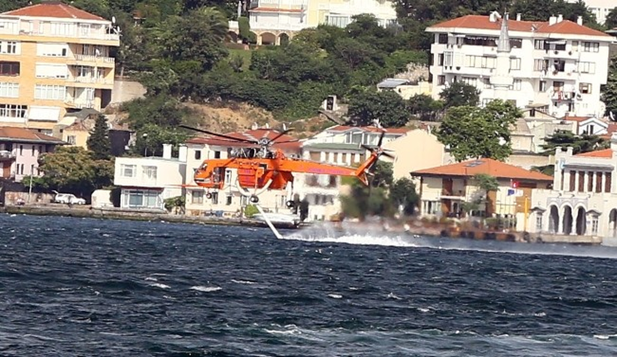 Fethipaşa Korusu\'nda Tarihi Köşk Yandı