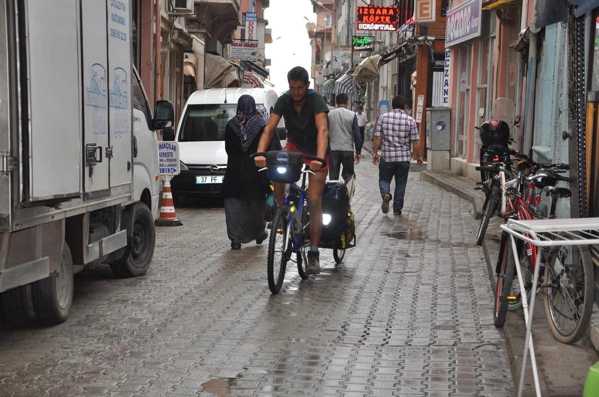 Fransız İtfaiyeci Bisikletiyle Dünyayı Dolaşıyor
