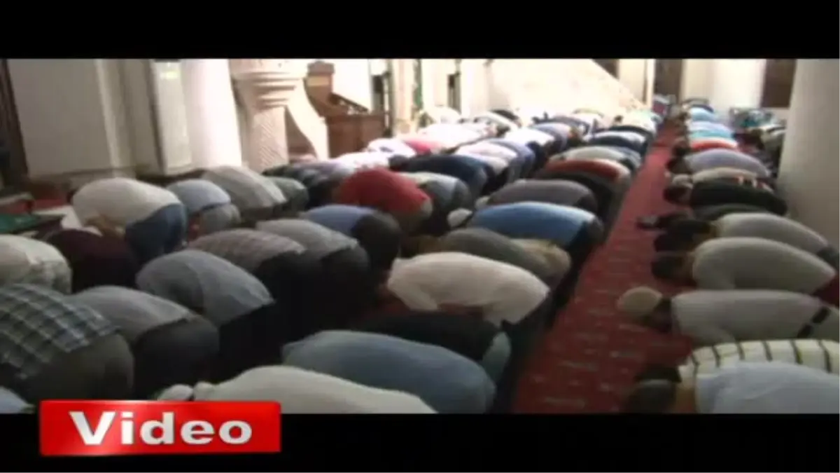 İlk Teravih Namazında Camiler Doldu Taştı