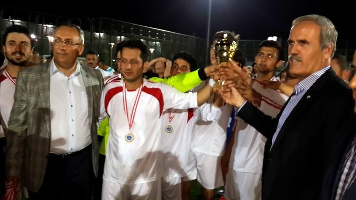 Mahalleler Arası Futbol Turnuvasında Şampiyon Üçevler
