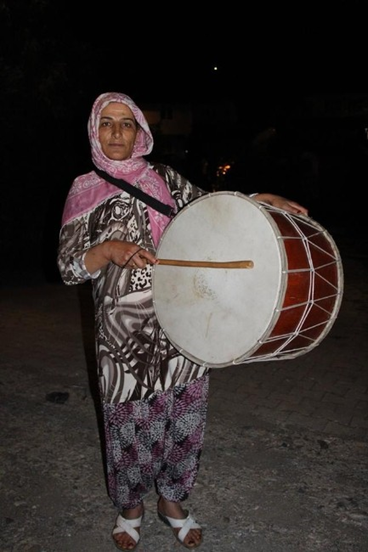 Oltu\'da Kadın Davulculardan İlk Gün Mesaisi