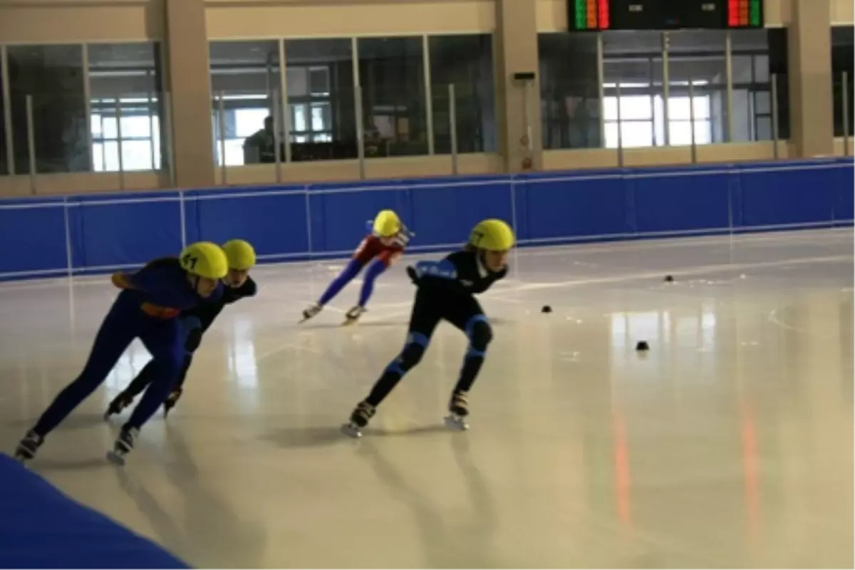 Short Track Milli Takım Sporcu Eğitim ve Gelişim Kara Kampı