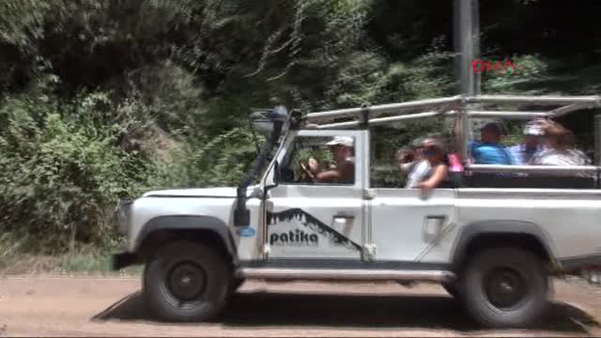 Turistlerin Serinleme Kuyruğu