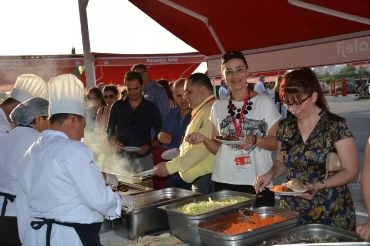 Yaz Tatiline Öğretmenleri Barbekü Partisiyle Uğurladı