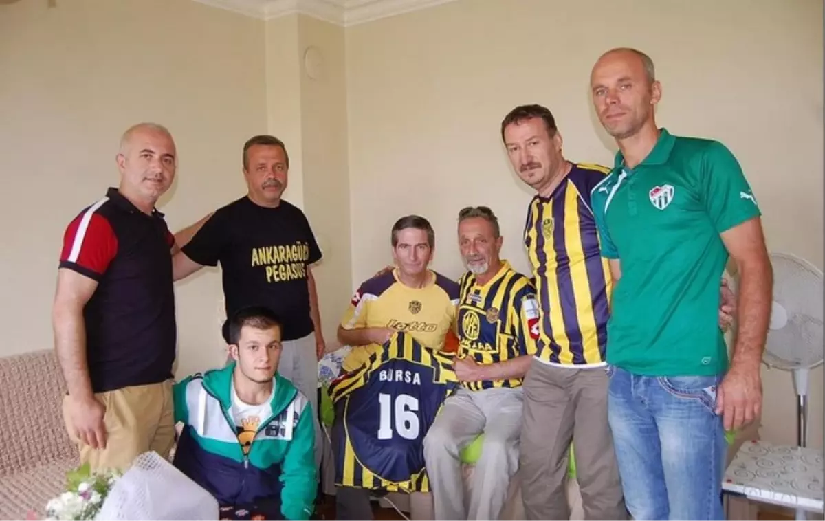 Ankaragücü Taraftarları Bursasporlu Taraftarı Ziyaret Etti