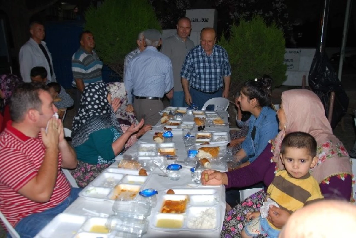 Başkan Özakçan, Pınardere Halkıyla İftar Açtı