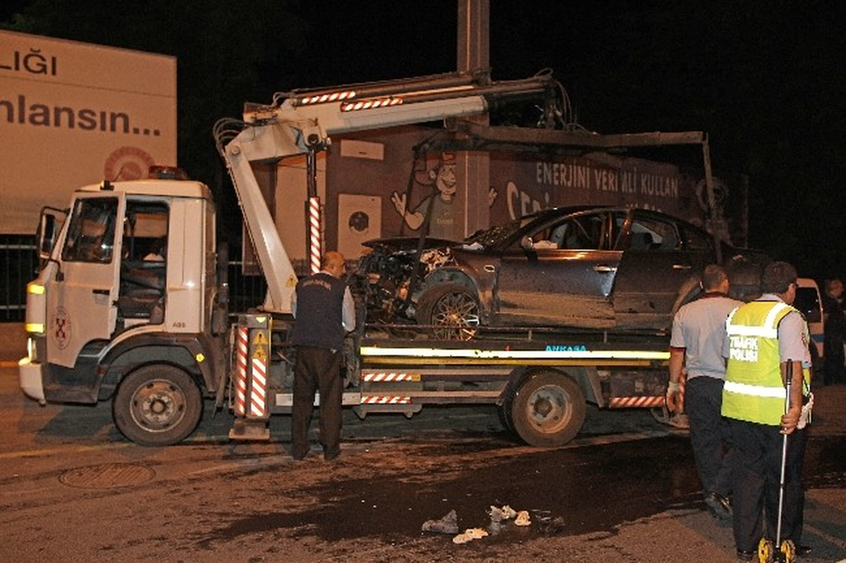 Başkent\'te Trafik Kazası: 1 Ölü, 5 Yaralı
