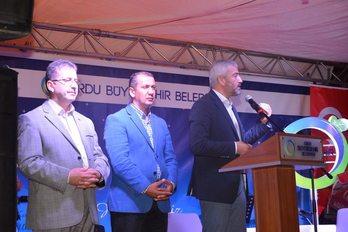 Belediye Başkanı Yılmaz, İlk İftarını İftar Çadırında Açtı
