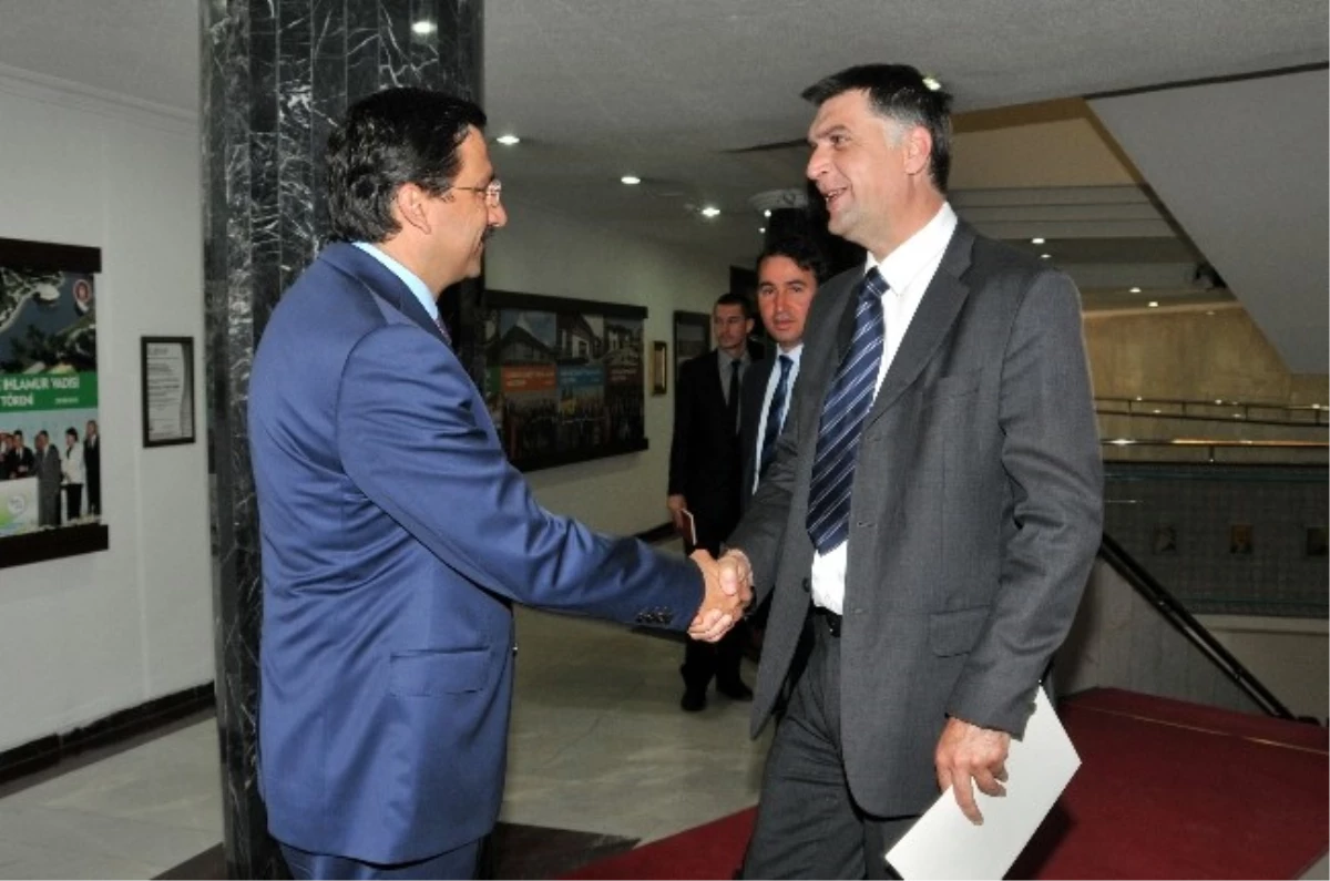 Bosna Hersek Büyükelçisi Başkan Ak\'ı Ziyaret Etti