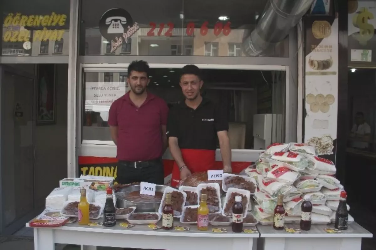 Hakkari\'de Çiğköfteye Yoğun İlgi