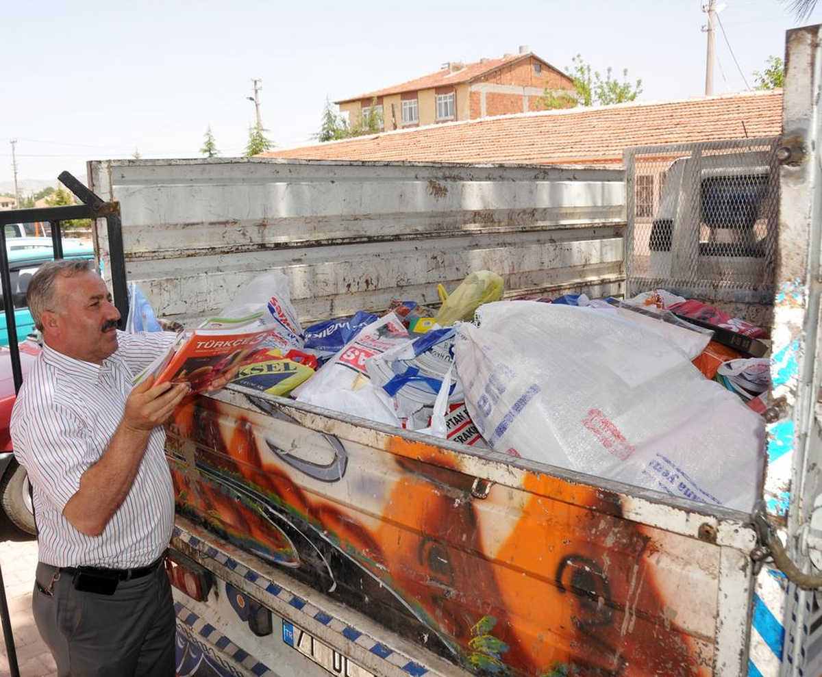 İlkokul Öğrencilerinden Geri Dönüşüme Katkı