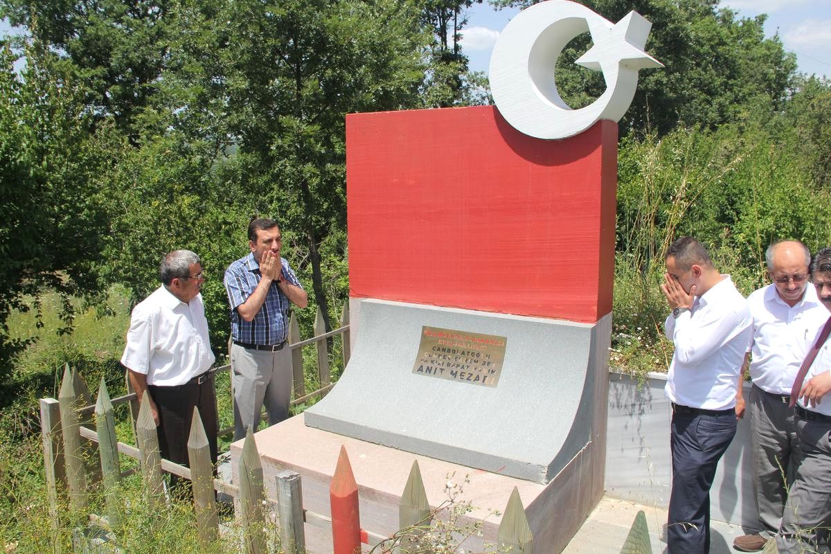 Sarıcaoğlu\'dan, Milli Mücadele Kahramanının Mezarına Ziyaret