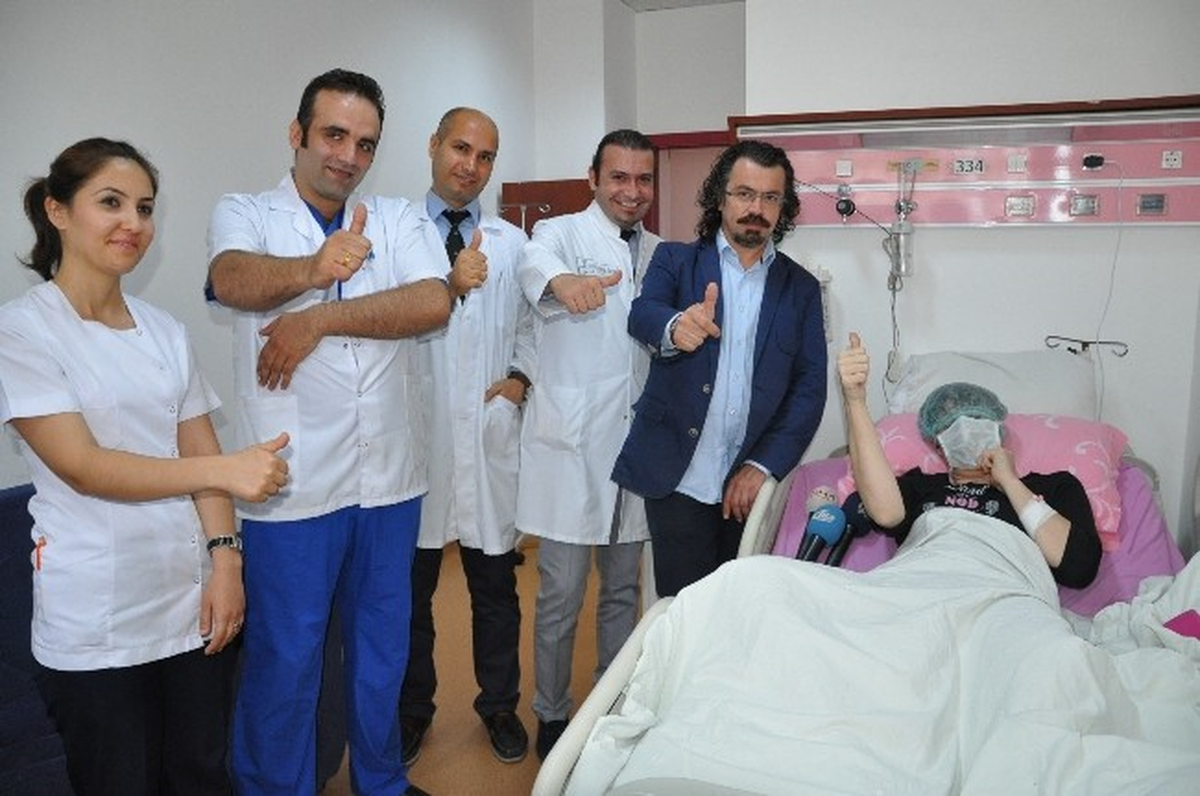 Ameliyatla Biri Kadın, Biri Erkek Oldu