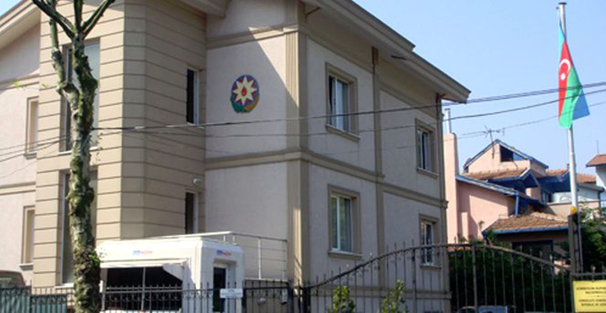 Ankara'da Polis Azeri Diplomatı Tartakladı