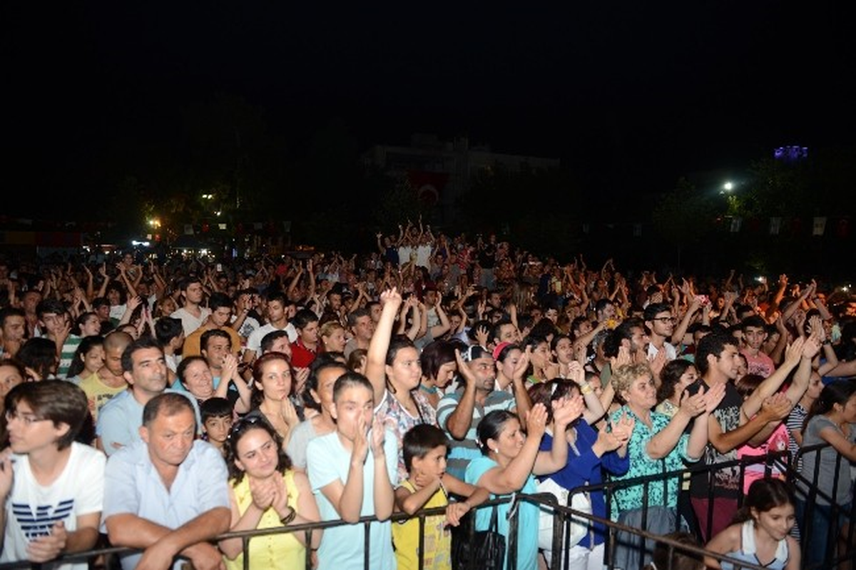 Ayna\'dan Unutulmaz Konser
