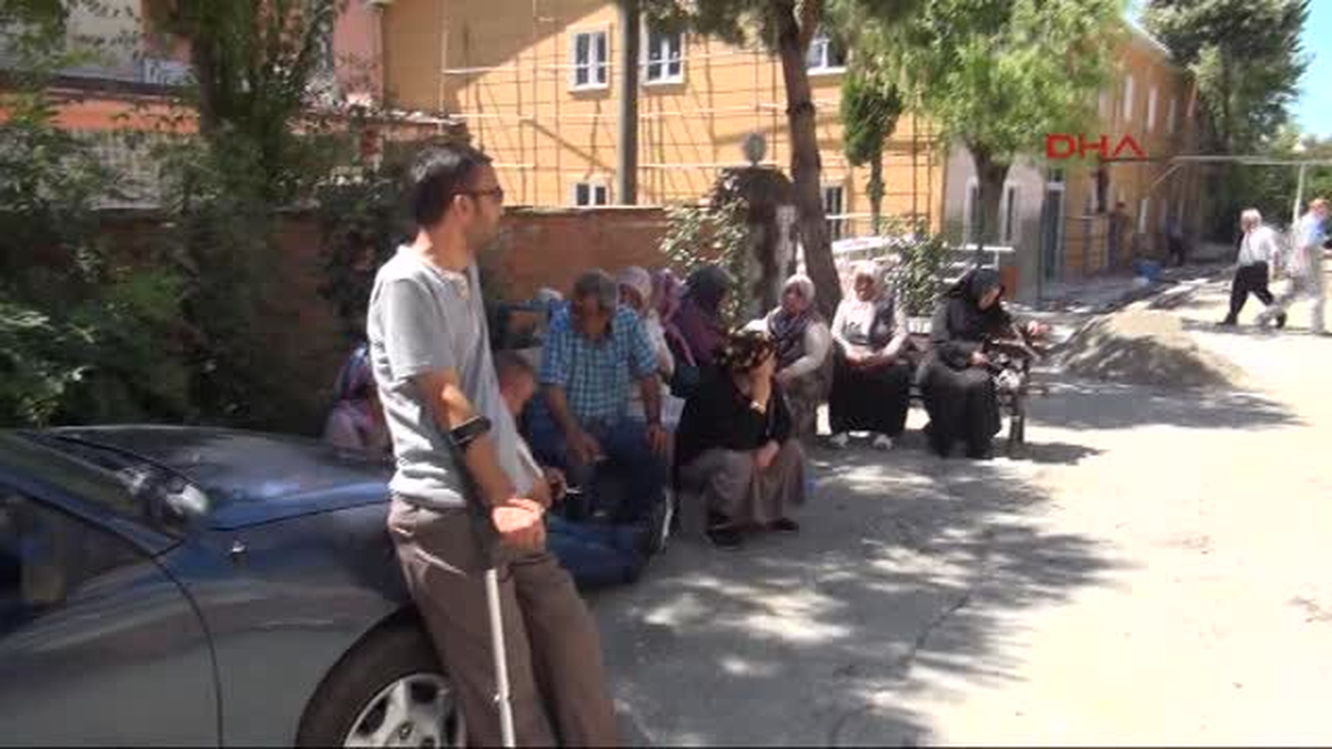 Balayı Tatilinde Dalgalara Kapılarak Ağır Yaralandı