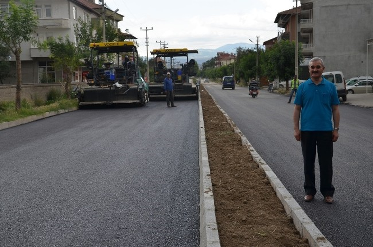 Başkan Karataş Asfalt Çalışmalarını Yerinde İnceledi