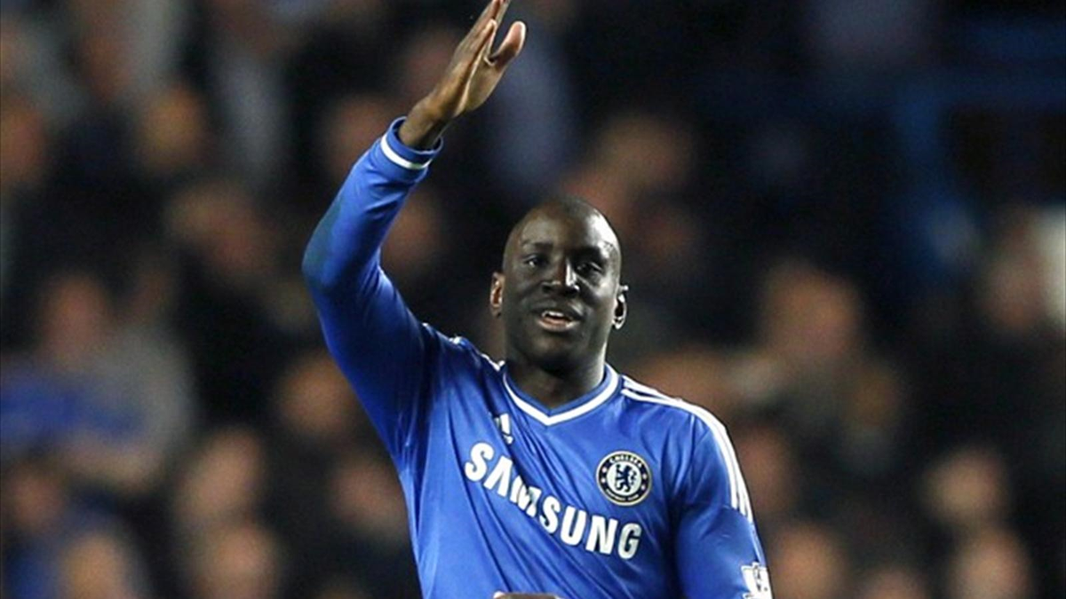 Beşiktaş Demba Ba\'yı Bitiriyor