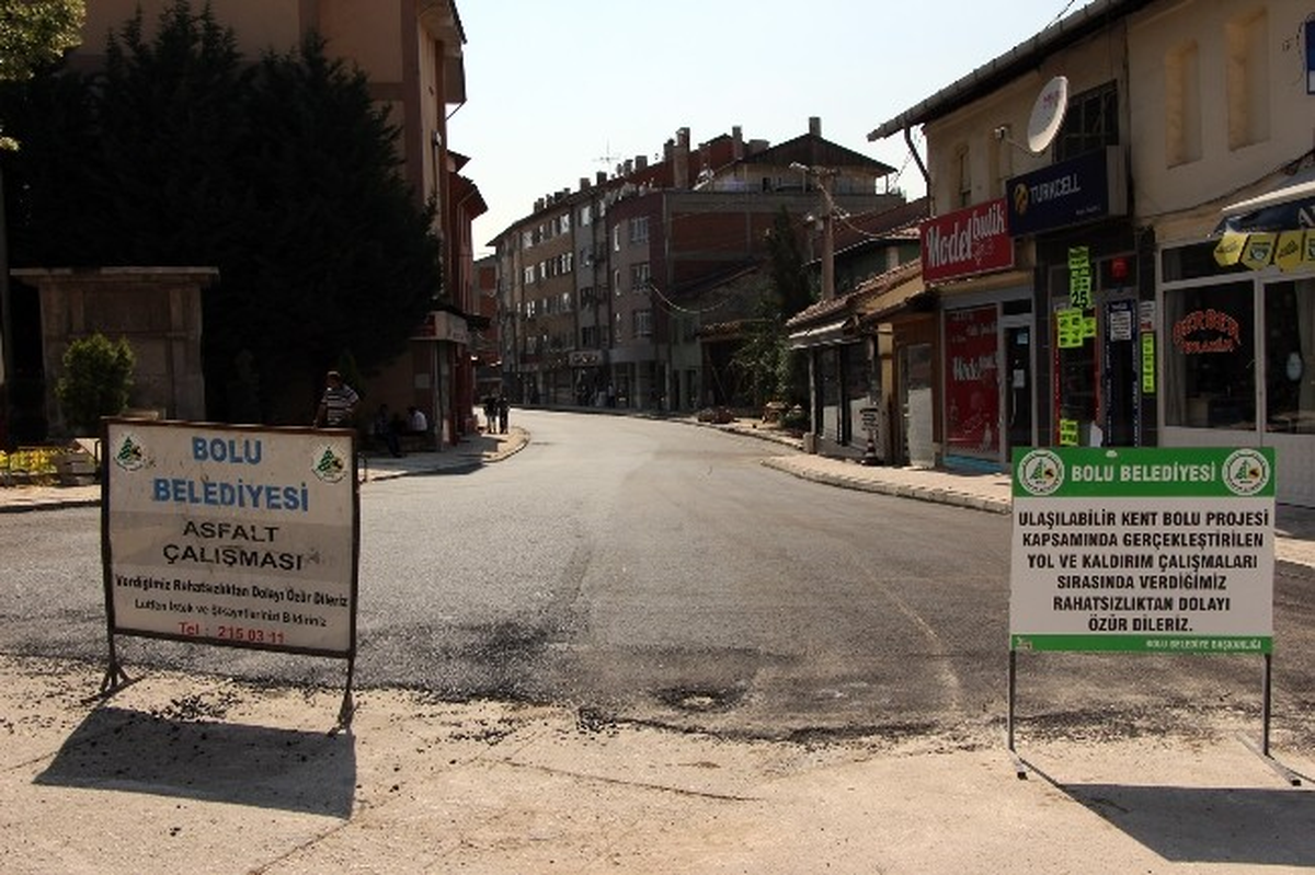Bolu\'da Yol Yapım Çalışmaları Sürüyor