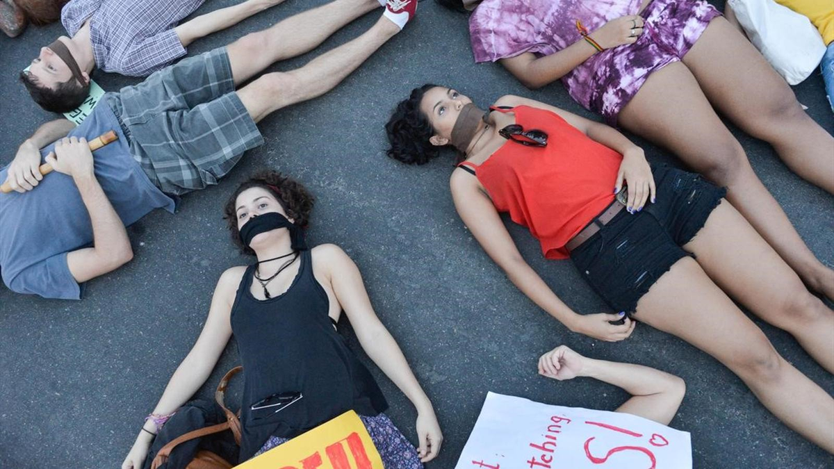 Brezilya\'da Dünya Kupası\'na "Sessiz Yürüyüş" Protestosu