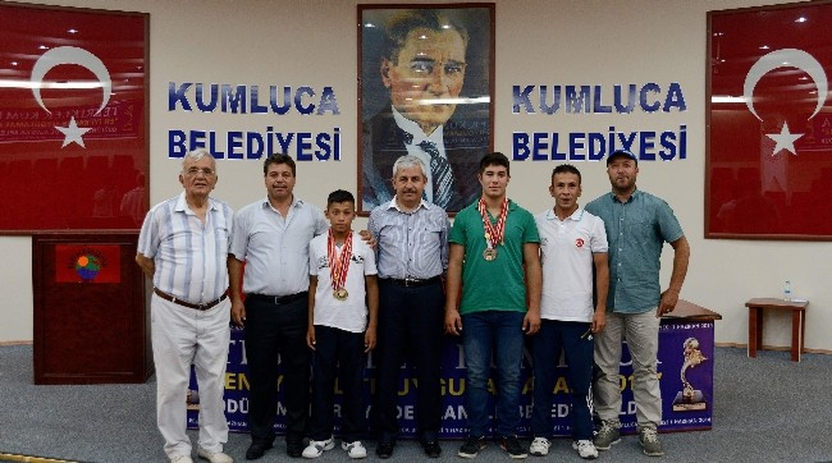 Çetinkaya\'dan Kırkpınar\'da Derece Yapan Güreşçilere Altın