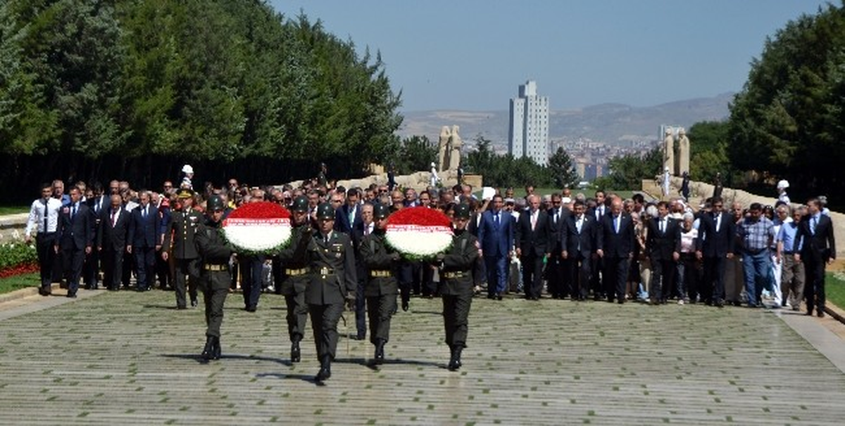Cumhurbaşkanı Adayı İhsanoğlu, Anıtkabir\'i Ziyaret Etti