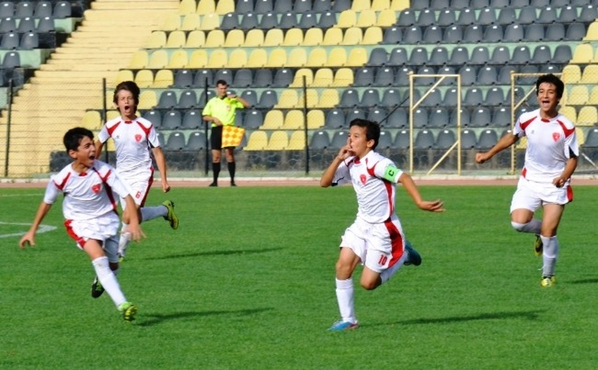 Denizli Bbsk U-13\'te Şampiyon Oldu