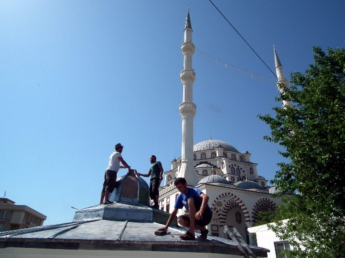 Didim Merkez Cami Şadırvan ve Kubbeleri Kurşunla Kaplanıyor
