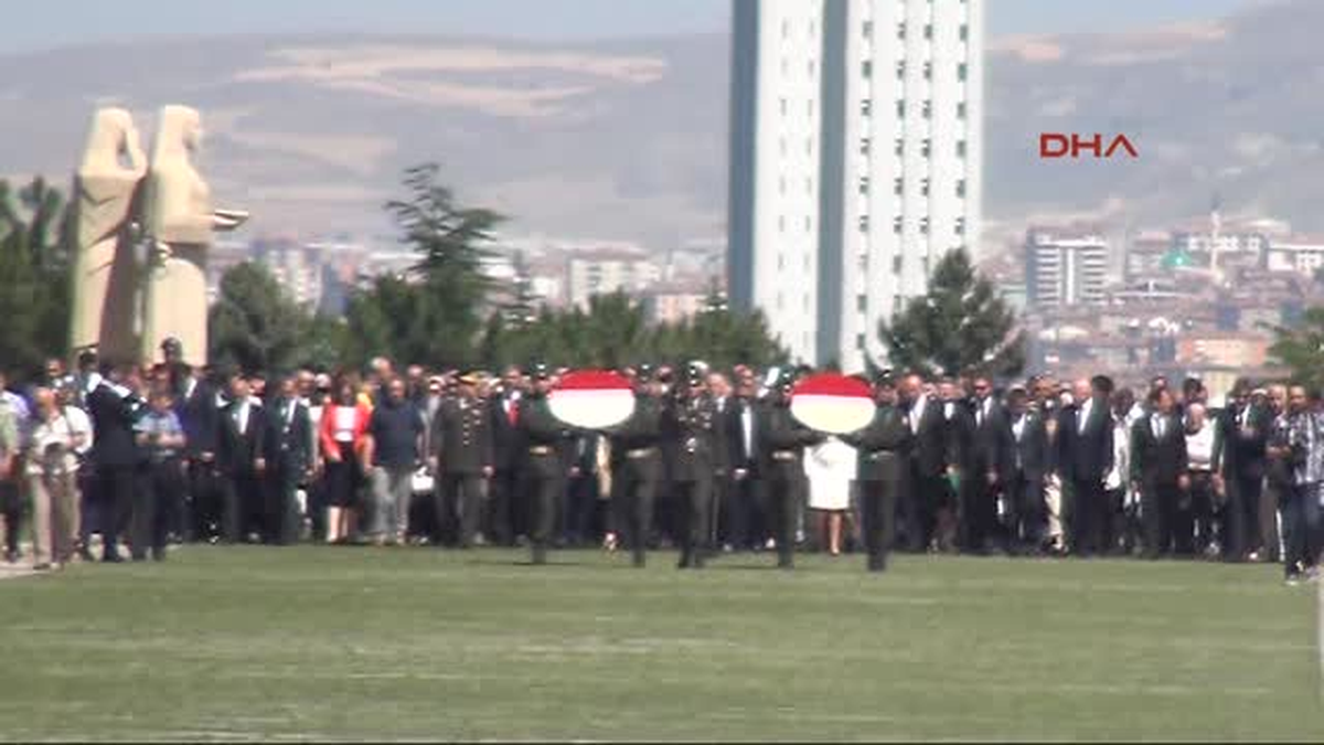 Ekmeleddin İhsanoğlu Anıtkabir\'i Ziyaret Etti