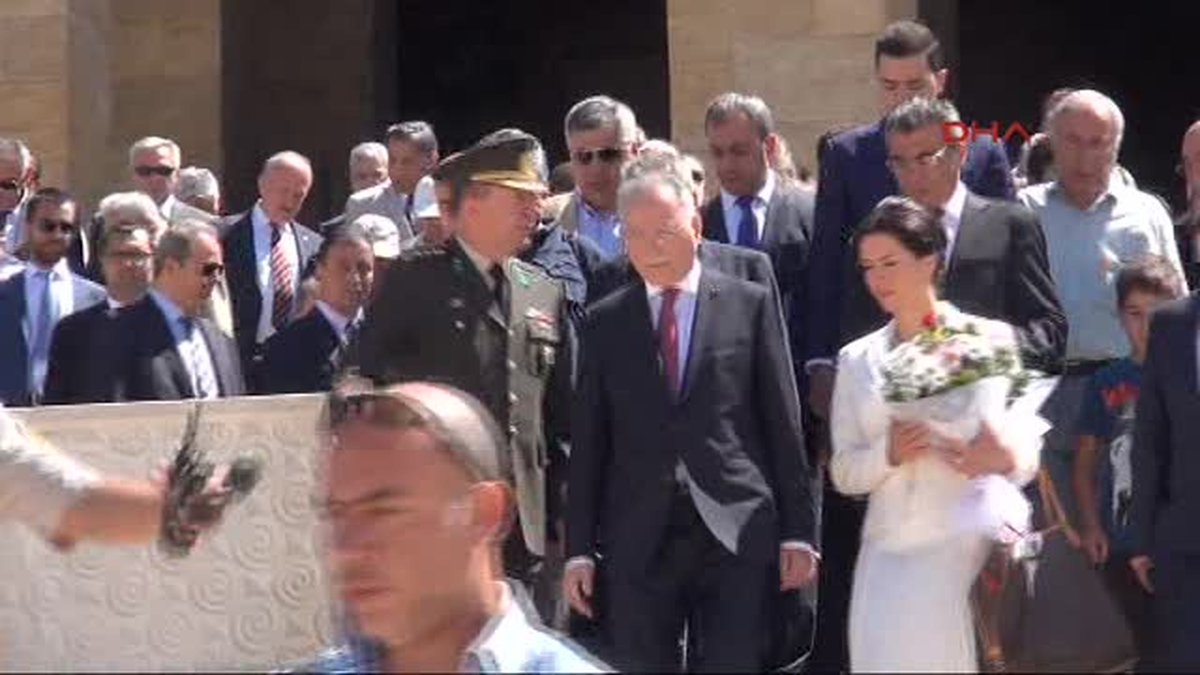 Ekmeleddin İhsanoğlu Anıtkabir\'i Ziyaret Etti