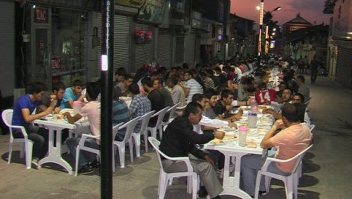 Erzurum\'da 2 Bin 500 Kişiye Her Gün İftar