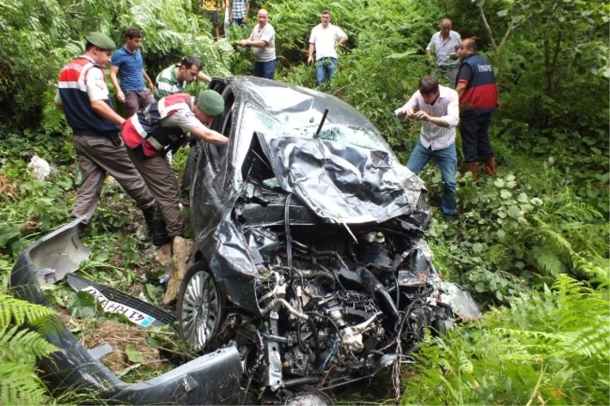 Giresun\'da Trafik Kazası: 2 Ölü, 3 Yaralı