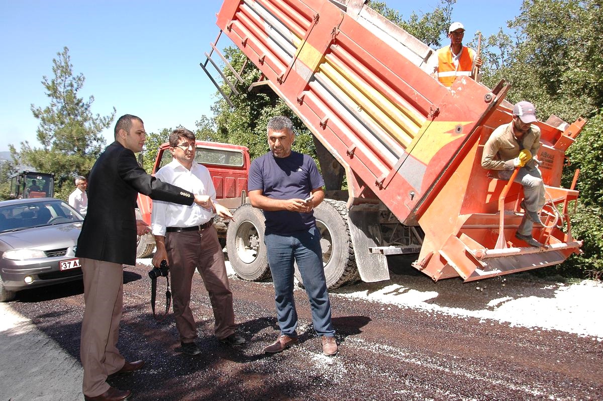 Hanönü Kaymakamı İşler Asfalt Çalışmalarını İnceledi