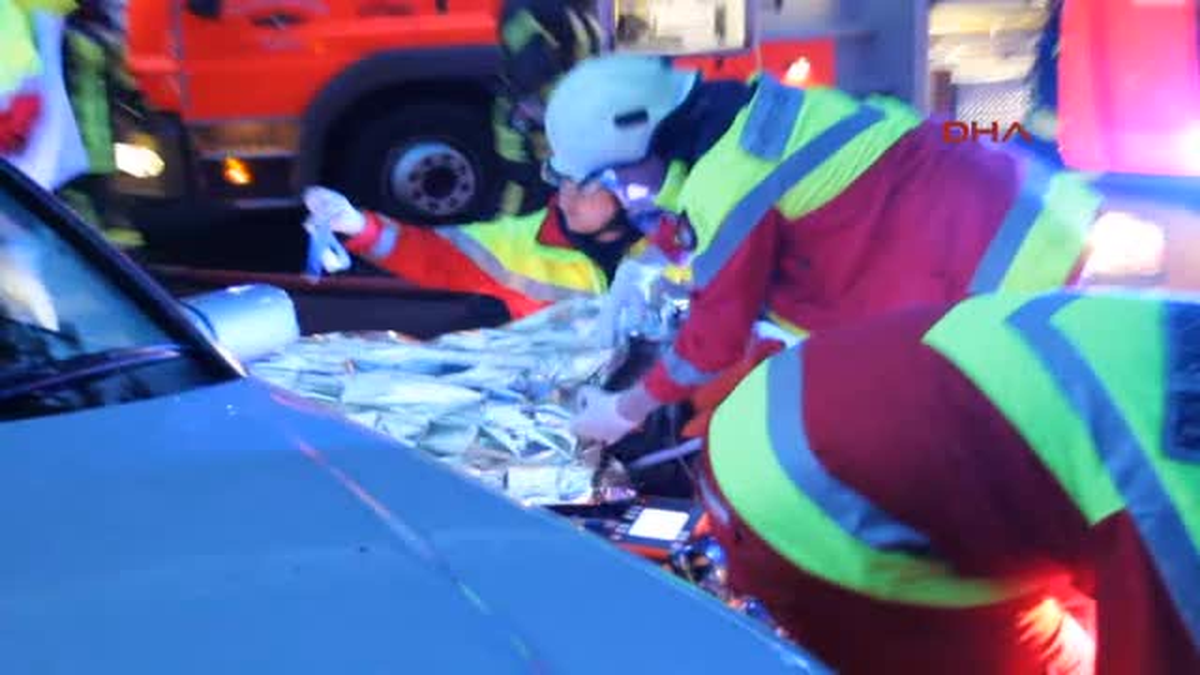 Köln\'deki Yangında Bir Kişi Ağır Yaralandı