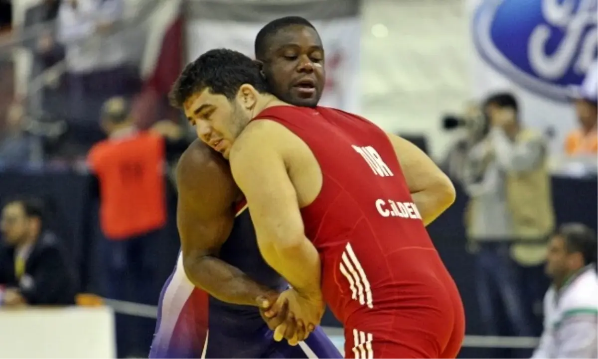 Milli Güreşçilerden 5 Madalya