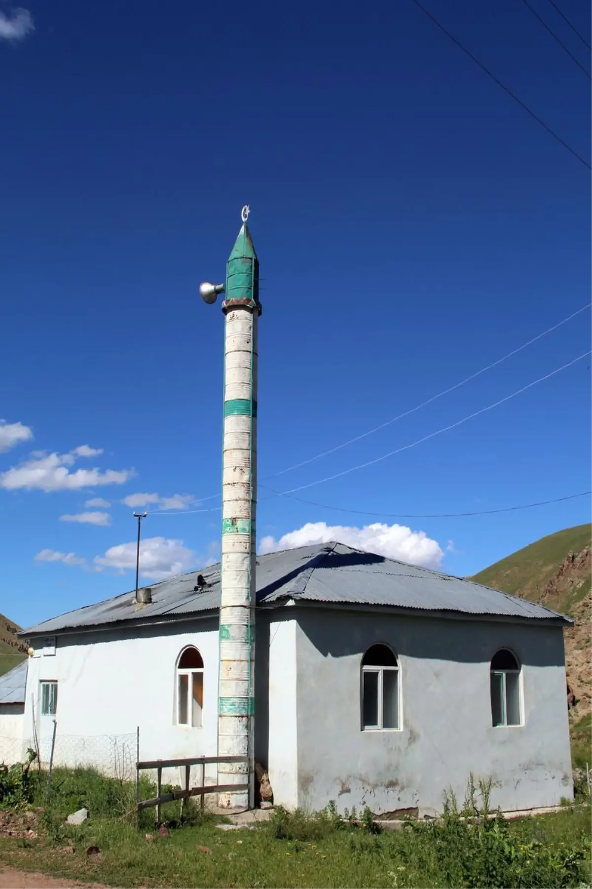 Ödenek Bulumayınca Minareyi Varillerden Yaptılar